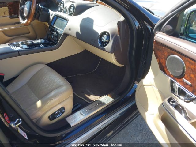 2018 JAGUAR XJ SAJWJ2GD2J8W13463 Photo 4