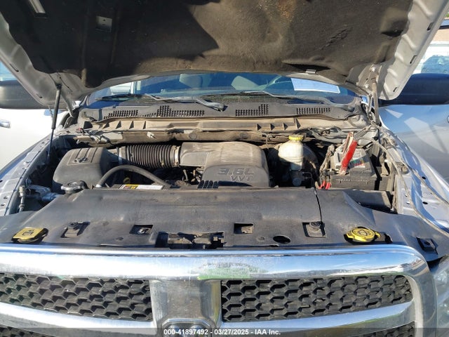 1C6RR6GG2JS119281 RAM 1500 Slt  4x2 6'4 Box
