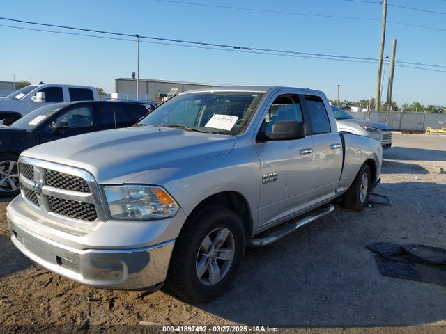 1C6RR6GG2JS119281 RAM 1500 Slt  4x2 6'4 Box
