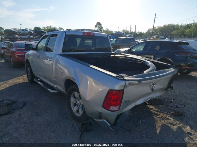 1C6RR6GG2JS119281 RAM 1500 Slt  4x2 6'4 Box