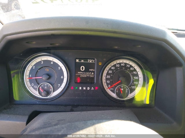 1C6RR6GG2JS119281 RAM 1500 Slt  4x2 6'4 Box
