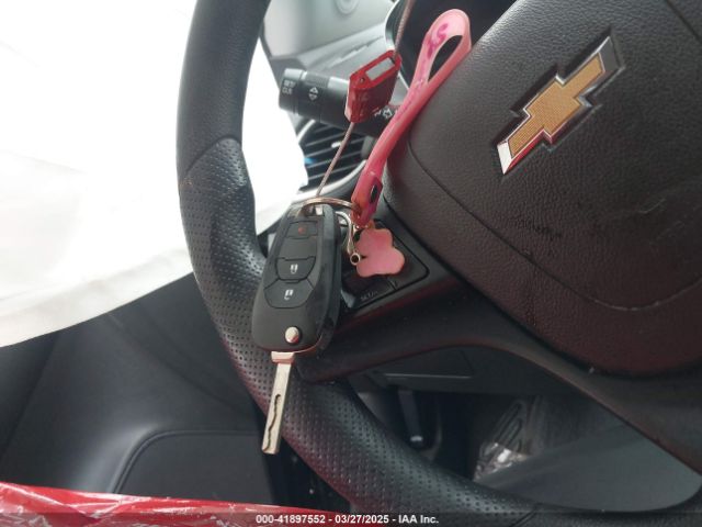 3GNCJNSB7KL357677 Chevrolet TRAX LS
