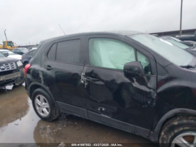 3GNCJNSB7KL357677 Chevrolet TRAX LS