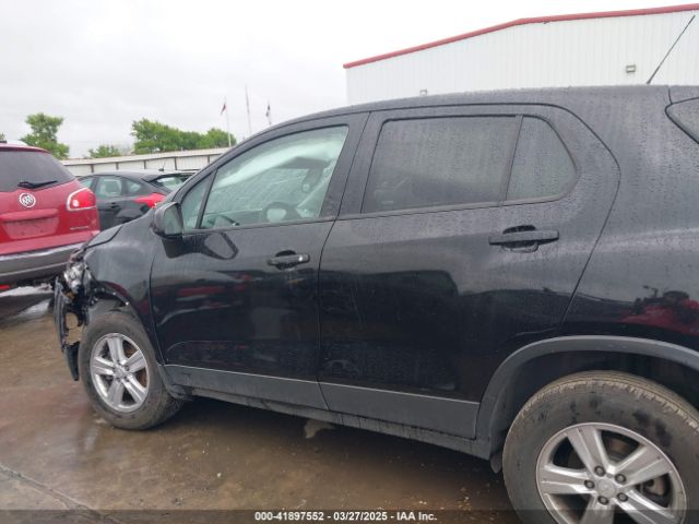 3GNCJNSB7KL357677 Chevrolet TRAX LS