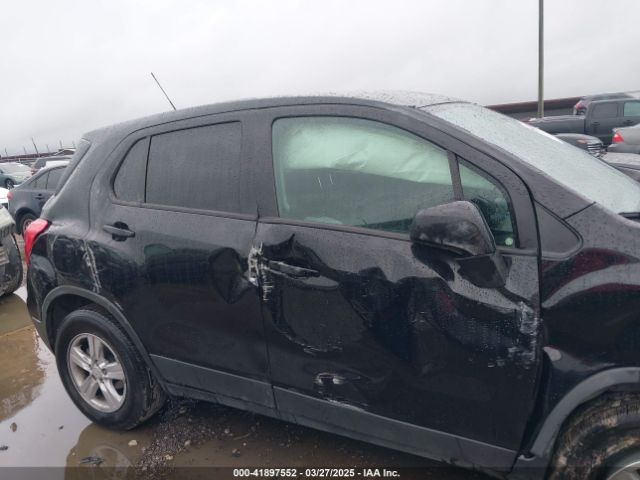 3GNCJNSB7KL357677 Chevrolet TRAX LS