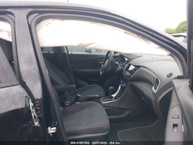3GNCJNSB7KL357677 Chevrolet TRAX LS