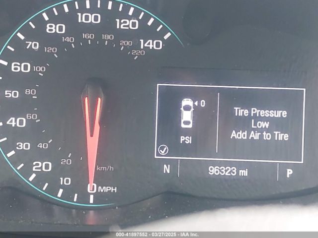 3GNCJNSB7KL357677 Chevrolet TRAX LS