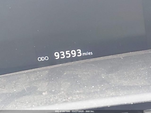 JTDKARFU4K3079789 Toyota Prius Le