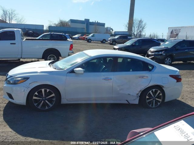 1N4AL3AP3HC149883 Nissan Altima 2.5 Sr