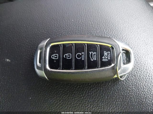 KMHLM4AG0NU311475 Hyundai ELANTRA SEL
