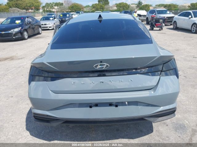 KMHLM4AG0NU311475 Hyundai ELANTRA SEL