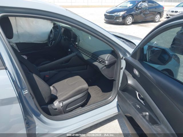 KMHLM4AG0NU311475 Hyundai ELANTRA SEL