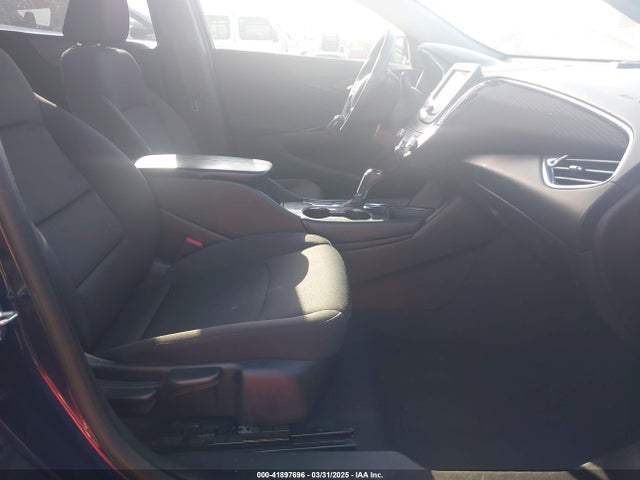 1G1ZE5ST5HF213217 Chevrolet MALIBU 1LT
