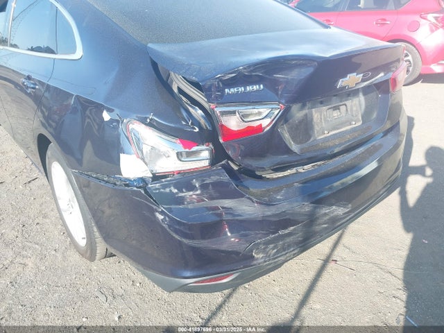 1G1ZE5ST5HF213217 Chevrolet MALIBU 1LT
