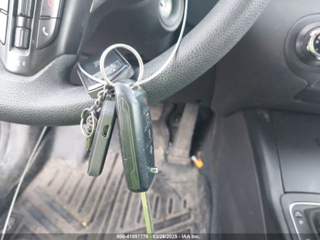 5XYPGDA56GG174736 KIA Sorento 3.3l Lx