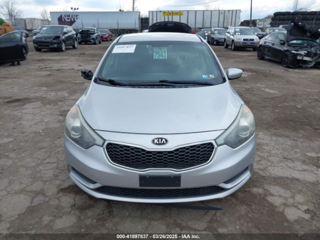 KNAFK4A62E5181124 KIA FORTE LX