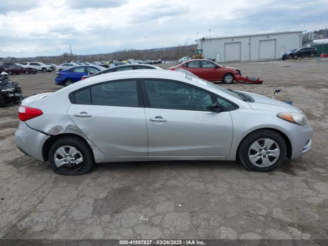 KNAFK4A62E5181124 KIA FORTE LX