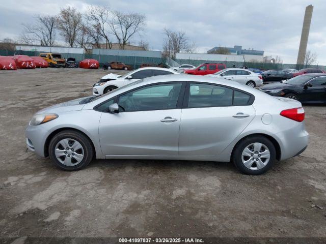 KNAFK4A62E5181124 KIA FORTE LX