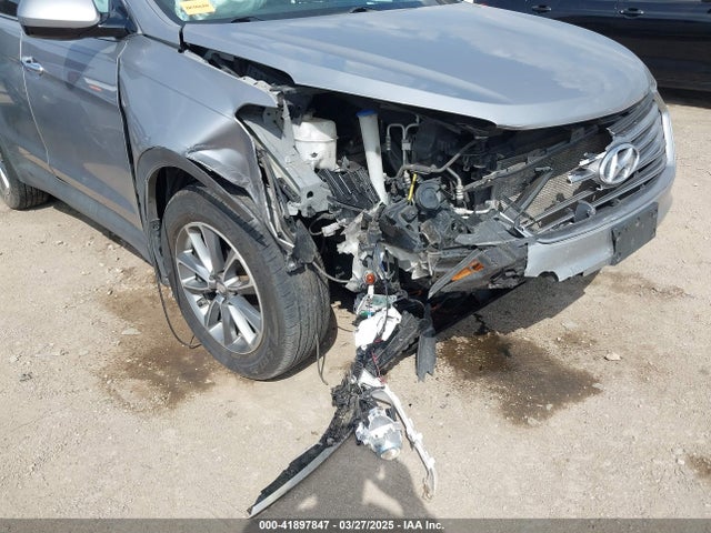 KM8SMDHF9JU268399 Hyundai Santa Fe Se