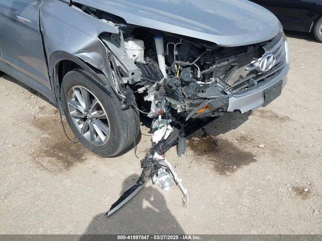KM8SMDHF9JU268399 Hyundai Santa Fe Se