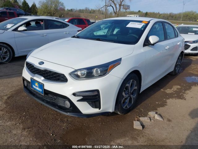 3KPF24AD2ME327400 KIA Forte Lxs