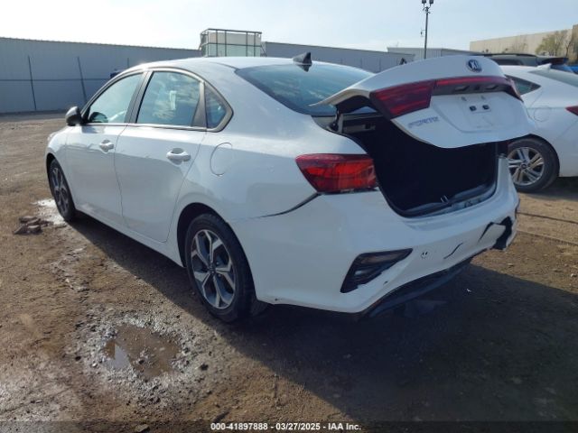 3KPF24AD2ME327400 KIA Forte Lxs