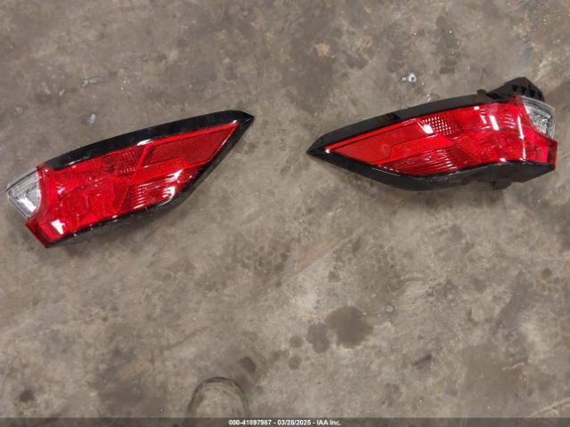 7MUCAAAG7RV102620 Toyota Corolla Cross Le