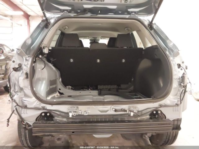 7MUCAAAG7RV102620 Toyota Corolla Cross Le