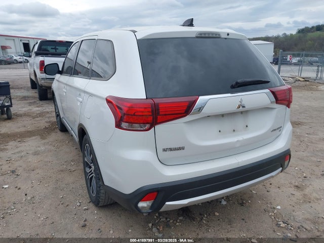 2017 MITSUBISHI OUTLANDER JA4AD3A38HZ019660 Photo 2
