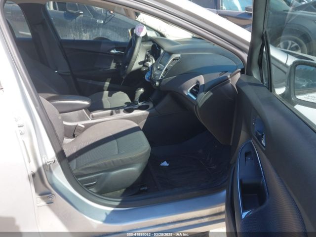 1G1BC5SM1J7213182 Chevrolet Cruze Ls Auto