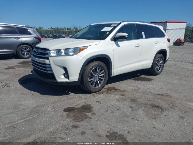 5TDKZRFHXJS540051 Toyota Highlander Xle