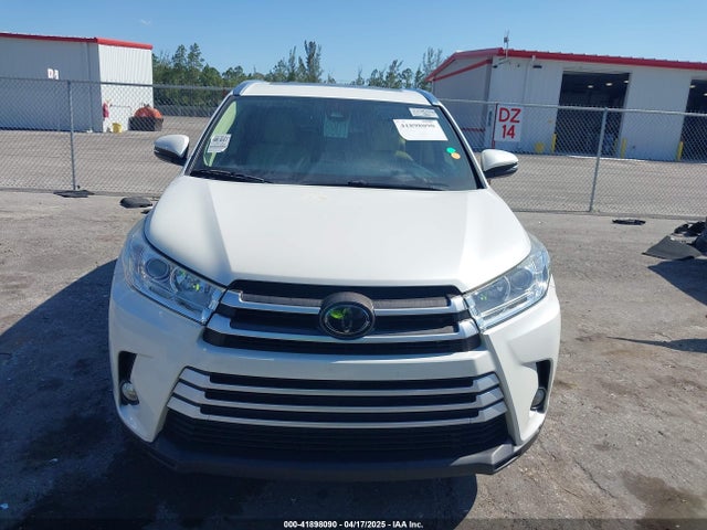 5TDKZRFHXJS540051 Toyota Highlander Xle