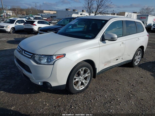 JA4AZ3A37EZ003866 Mitsubishi Outlander Se