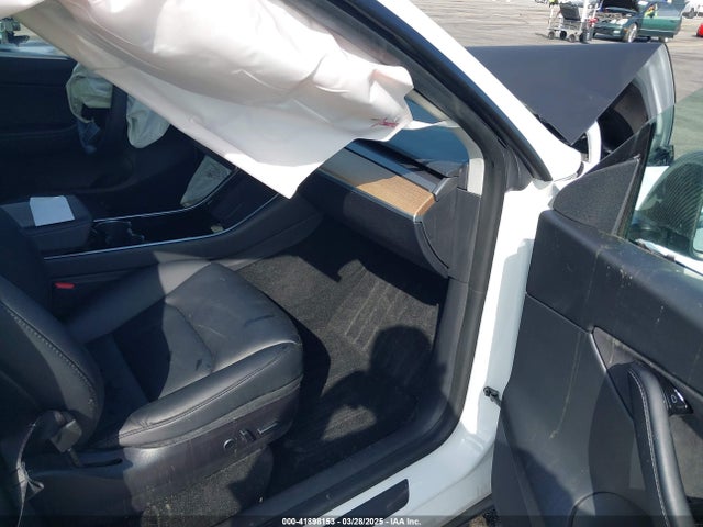 2021 TESLA MODEL Y 5YJYGDEF1MF076210 Photo 4