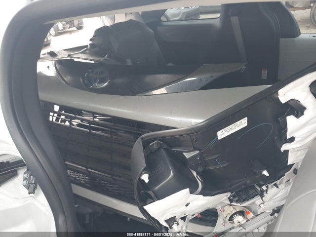 5TDYRKECXSS230300 Toyota SIENNA XLE