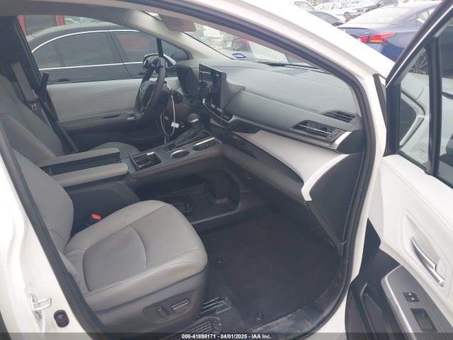 5TDYRKECXSS230300 Toyota SIENNA XLE