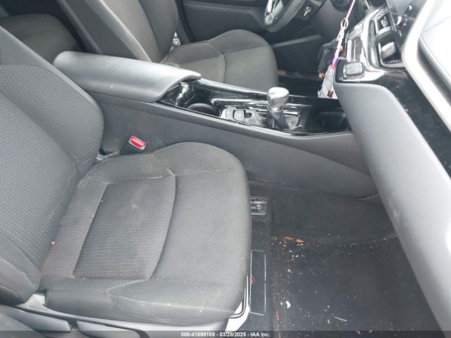 JTNKHMBX0K1017215 Toyota C-HR XLE