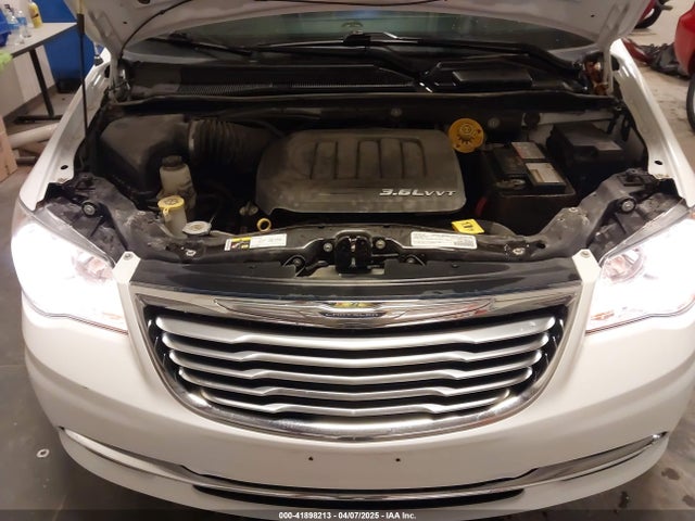 2C4RC1CG3GR284527 Chrysler Town & Country Touring-l Anniversary Edition
