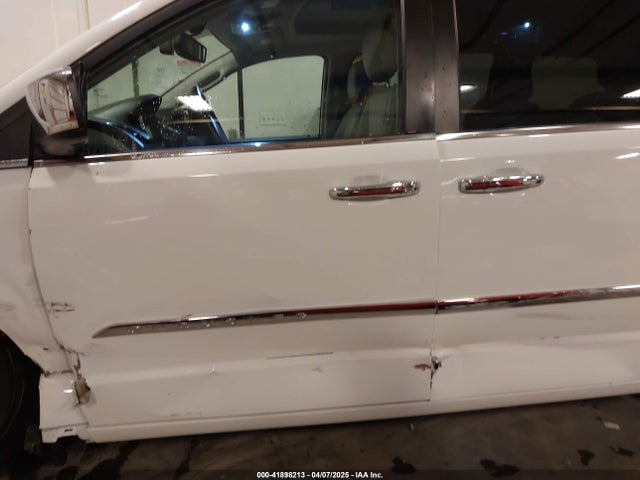2C4RC1CG3GR284527 Chrysler Town & Country Touring-l Anniversary Edition