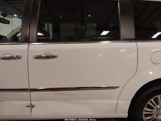2C4RC1CG3GR284527 Chrysler Town & Country Touring-l Anniversary Edition