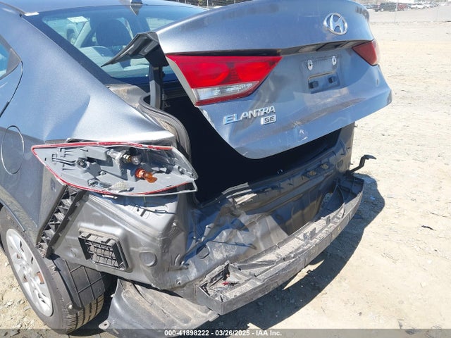 KMHD74LFXHU151156 Hyundai ELANTRA SE