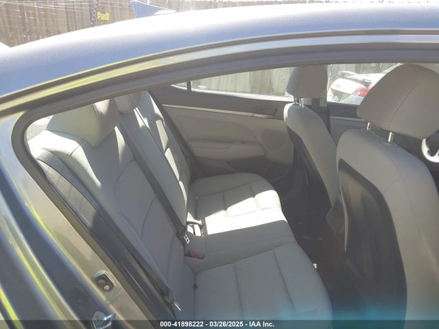 KMHD74LFXHU151156 Hyundai ELANTRA SE