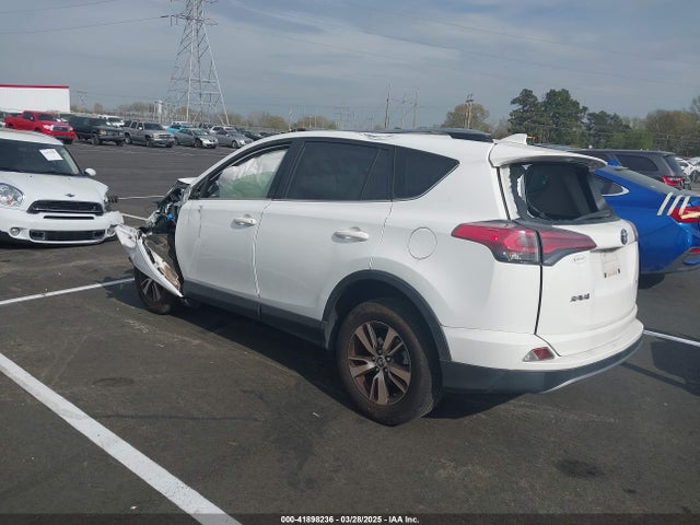 JTMWFREV8HD105648 Toyota Rav4 Xle