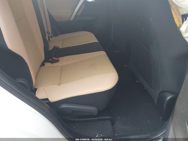 JTMWFREV8HD105648 Toyota Rav4 Xle