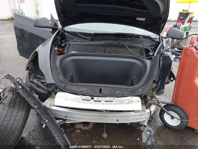 7SAYGAEE4RF121186 Tesla Model Y