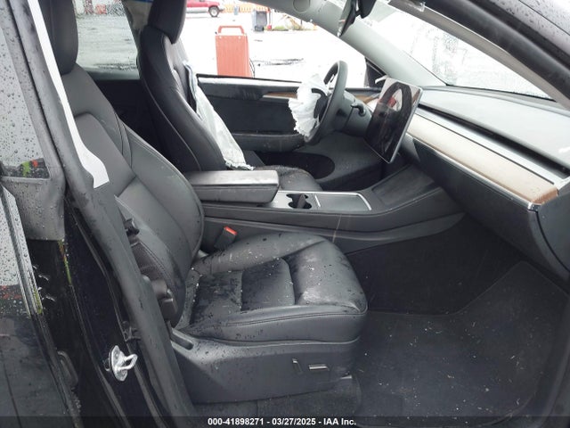 7SAYGAEE4RF121186 Tesla Model Y