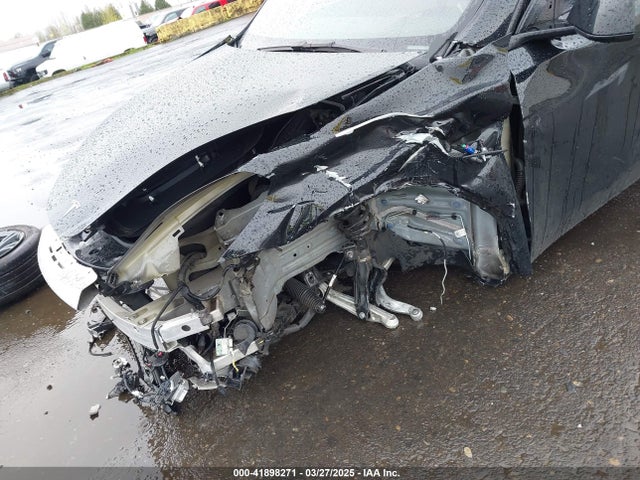 7SAYGAEE4RF121186 Tesla Model Y