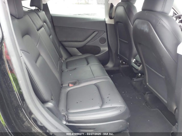7SAYGAEE4RF121186 Tesla Model Y