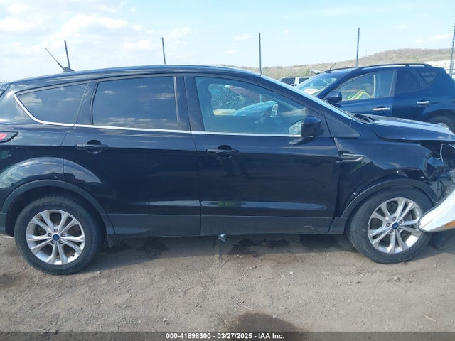 1FMCU9GD5KUA53234 Ford ESCAPE SE