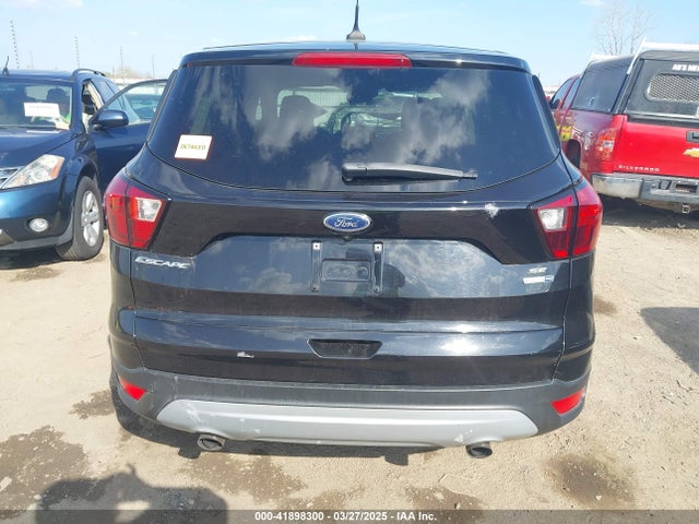 1FMCU9GD5KUA53234 Ford ESCAPE SE